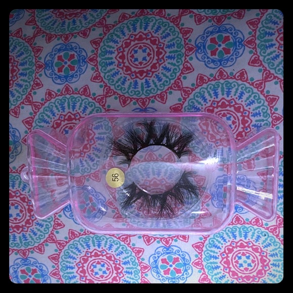 Eyelashes - Picture 1 of 3